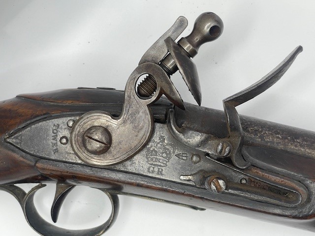 ANTIQUE PISTOLS